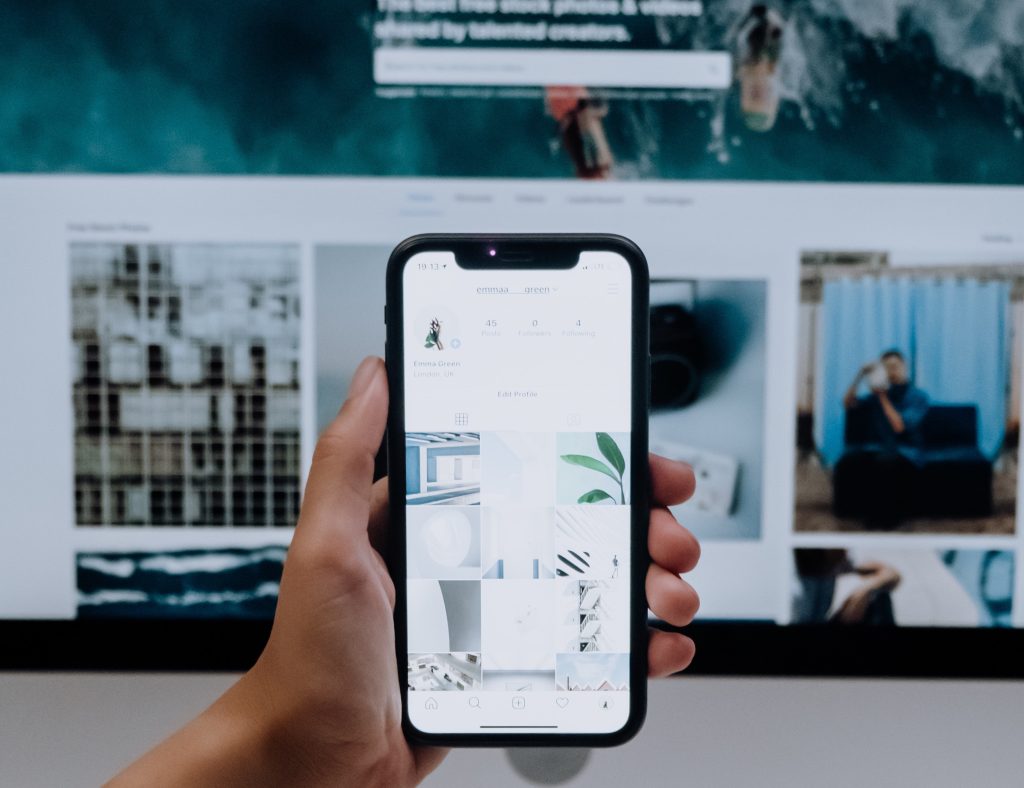 Work From Anywhere | HowardTaffs.com Income Online - Work life balance - Believe in yourself - Set Goals - Positivity - Good Enough - Action List - Do not Doubt - Fear - Crisis UK - Making Progress - Self Development - Laptop Lifestyle - Recession-Beating Business - Investing In Yourself - Shift - Global Economy - Follow Your Dream - Ignore The Naysayers - Unlock The Potential - The All-In Package - Turn A Crisis Into An Opportunity - Make Your First 10k Online - Affiliate Marketing - E-commerce - Service - Coaching - Passion - Start An Online Business